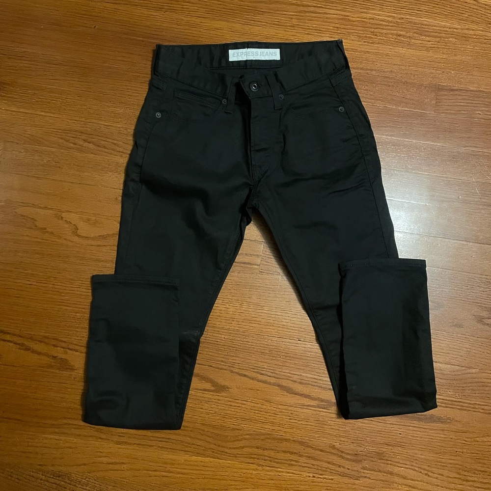 - Men’s skinny jeans